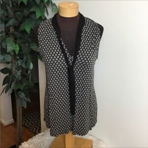 Maurices tank top with tie Womans medium black and white v neck pleat in…